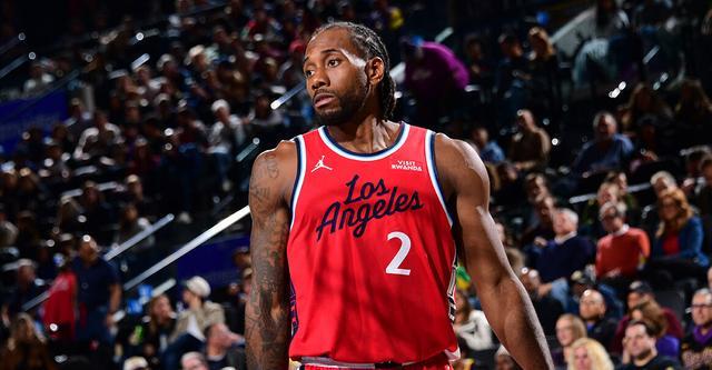 快船15胜3负!伦纳德谈球迷将直播“吃推”:换点别的东西吃吧